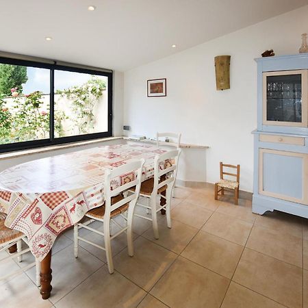 2 Bedroom Gorgeous Home In Villes-Sur-Auzon Buitenkant foto