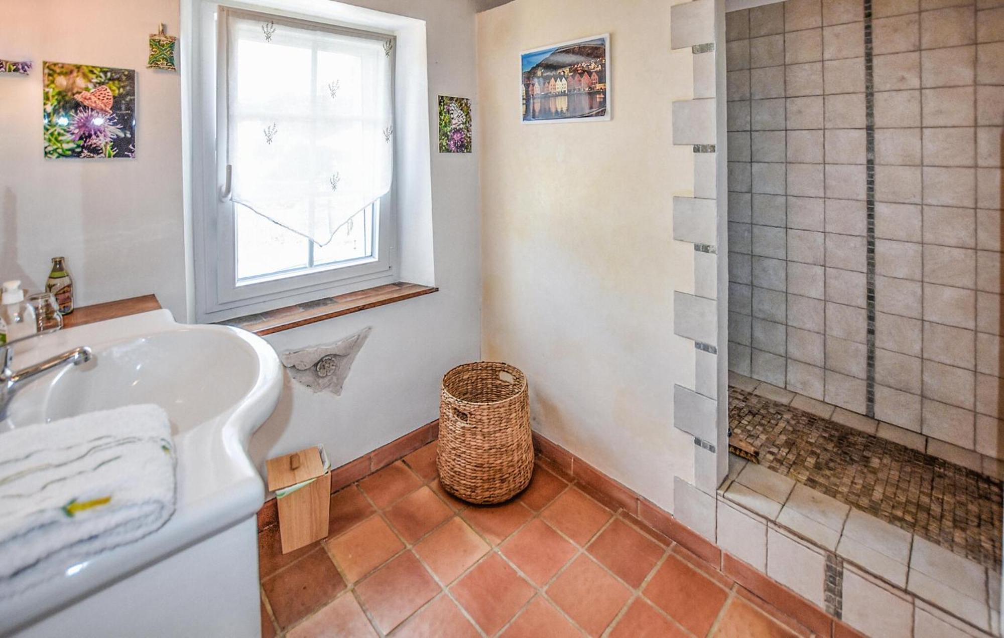 2 Bedroom Gorgeous Home In Villes-Sur-Auzon Buitenkant foto
